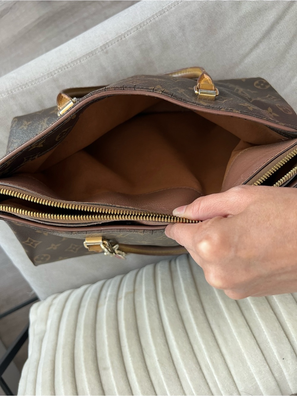 Louis Vuitton Monogram bag - Picture 13 of 16